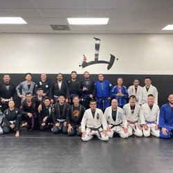Mountain Brazilian Jiu Jitsu - Paul-Owner, Rento Magna-Street Sports founder, Adult class