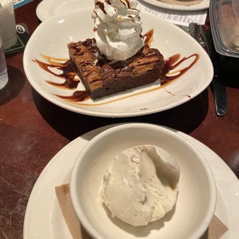 Yard House - Brookie - Bars Near Me - Glenview, Illinois