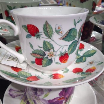 Kalinka Gifts - cup with saucer, strawberries, fine bone china - Gift Shops Near Me - Brooklyn, New York