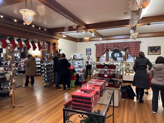 Hebert Candies & Gifts by null