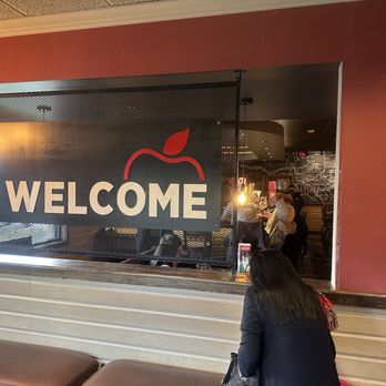 Applebee's Grill + Bar - American Near Me - Fontana, California Applebee's Grill + Bar - American Near Me - Fontana, California