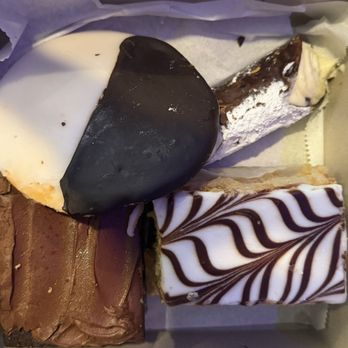 Romanelli's Italian Deli - Black and White, Brownie, Napoleon, Chocolate Cannoli - Delis Near Me - Phoenix, Arizona Romanelli's Italian Deli - Black and White, Brownie, Napoleon, Chocolate Cannoli - Delis Near Me - Phoenix, Arizona
