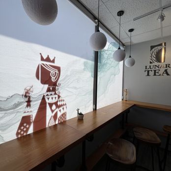 Lunar Tea - Bar seating area - Coffee & Tea Near Me - Honolulu, Hawaii