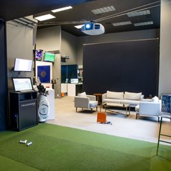 City Golf Club - Couch space for friends!