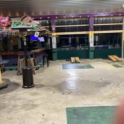Cryers Backroad Inn - Outdoor bar