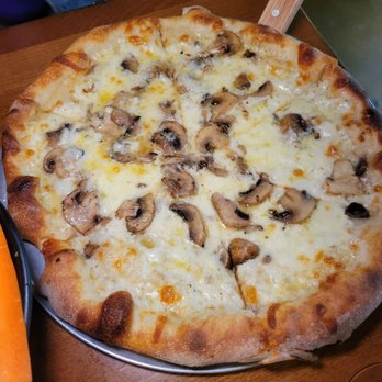 Quincy Hall - Shroom! IG @ SpicyAivy - Pizza Near Me - Arlington, Virginia Quincy Hall - Shroom! IG @ SpicyAivy - Pizza Near Me - Arlington, Virginia