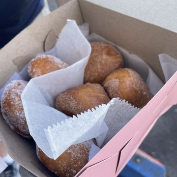 Leonard's Bakery - Malasadas - Bakeries Near Me - Honolulu, Hawaii Leonard's Bakery - Malasadas - Bakeries Near Me - Honolulu, Hawaii