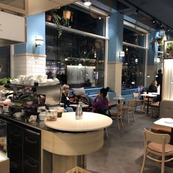 Wayne's Coffee - Inside new interiour