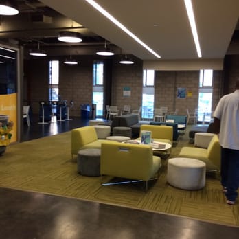 Kinross Recreation Center - Lounge area - Recreation Centers Near Me - Los Angeles, California