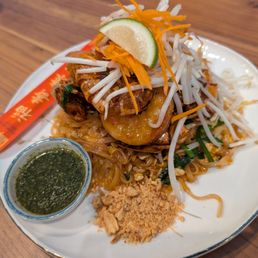 Pad Thai Crispy Tiger Prawns Pan fried rice noodles with tamarind sauce, tofu, bean sprouts, egg, chives and ground peanut