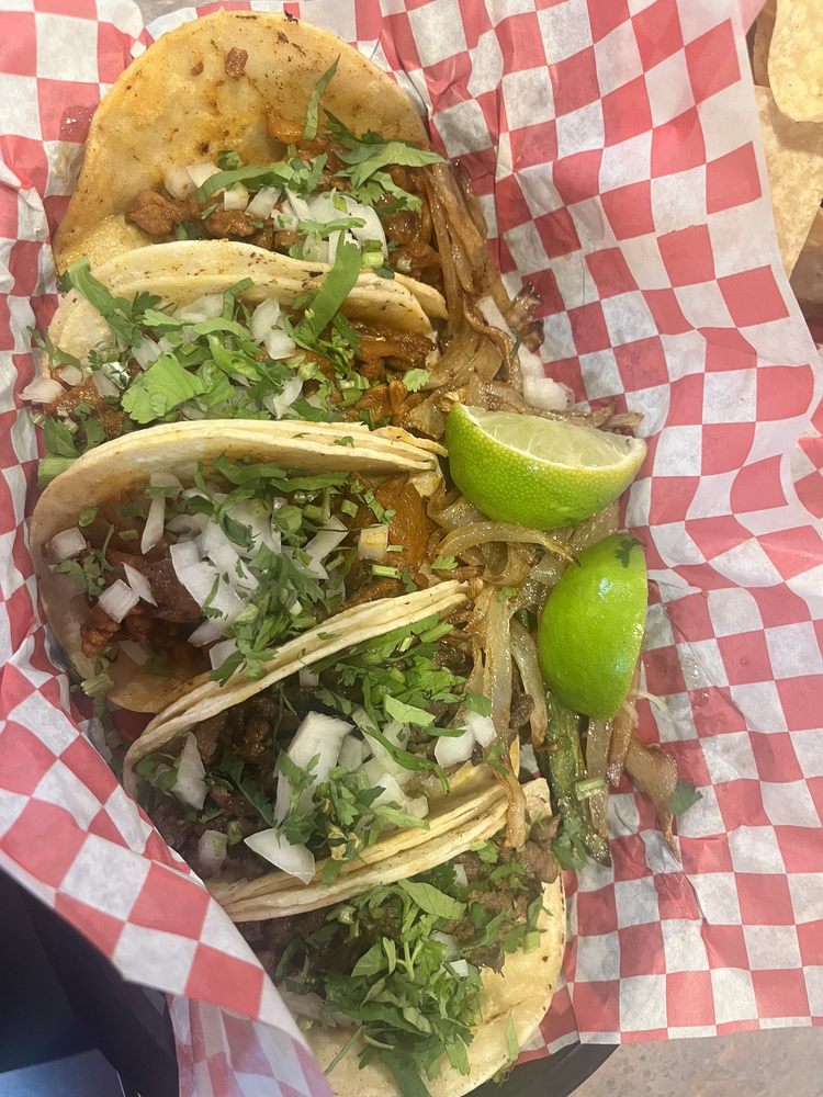 Taqueria Los Compas Logo