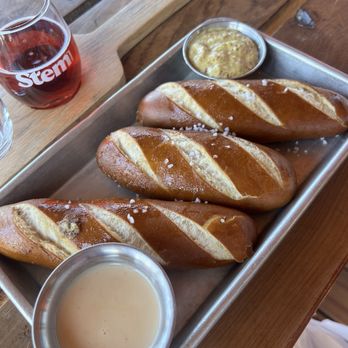 Acreage - Pretzels - Cideries Near Me - Lafayette, Colorado