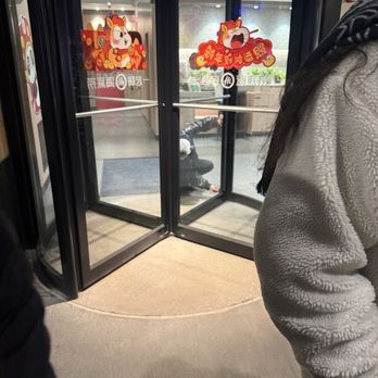 Haidilao HotPot Chicago - Staff locking their doors at 11:36pm. - Chinese Near Me - Chicago, Illinois