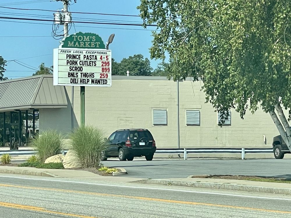 TOM’S MARKET Updated August 2024 17 Photos 821 Tiogue Ave