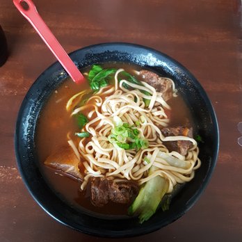 Memory Corner - Tomato and beef tenderloin in noodle soup - Taiwanese Near Me - Richmond, British Columbia