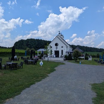 Bleu Frog Vineyards - The tasting room - Wine Tasting Room Near Me - Leesburg, Virginia Bleu Frog Vineyards - The tasting room - Wine Tasting Room Near Me - Leesburg, Virginia