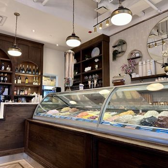 Amato Gelato - Ice Cream & Frozen Yogurt Near Me - Calgary, Alberta