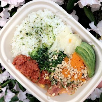 Poké Bar - Spicy tuna and salmon, with a seaweed salad, cucumber, green onions, cilantro, avocado, roasted garlic bits and ginger in the house sauce - Hawaiian Near Me - Kent, Washington Poké Bar - Spicy tuna and salmon, with a seaweed salad, cucumber, green onions, cilantro, avocado, roasted garlic bits and ginger in the house sauce - Hawaiian Near Me - Kent, Washington