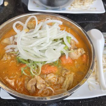 BMC Pho Lincoln - Curry chicken noodles - Sandwiches Near Me - Buena Park, California