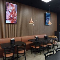 Urban Skillet Katy - Half table and half booth