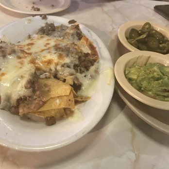 La Margarita - Beef and bean nachos with wonderful guacamole. And I never like anyone's but mine. - Mexican Near Me - Odessa, Texas