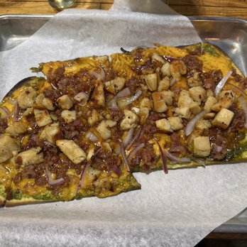 Drylands Brewing Company - Doc Holiday flatbread. Recommend! Pesto, chicken, bacon, red onion & cheese. 12.6.2024 - Pizza Near Me - Lovington, New Mexico Drylands Brewing Company - Doc Holiday flatbread. Recommend! Pesto, chicken, bacon, red onion & cheese. 12.6.2024 - Pizza Near Me - Lovington, New Mexico