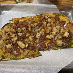 Drylands Brewing Company - Doc Holiday flatbread. Recommend! Pesto, chicken, bacon, red onion & cheese. 12.6.2024
