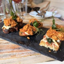 Lola's - Oyster appetizer