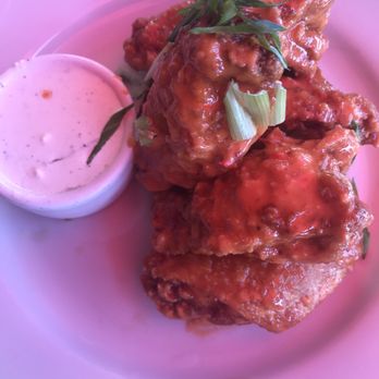 Simmzy's - 15 minute wings with blue cheese dressing - American Near Me - Manhattan Beach, California Simmzy's - 15 minute wings with blue cheese dressing - American Near Me - Manhattan Beach, California