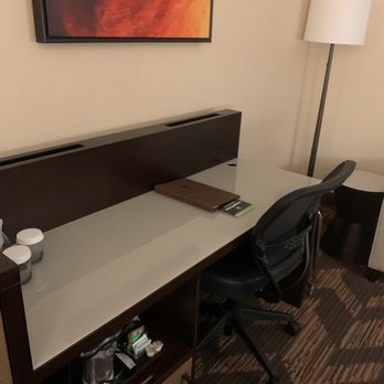 DoubleTree by Hilton Hotel Lawrence - Hotels Near Me - Lawrence, Kansas