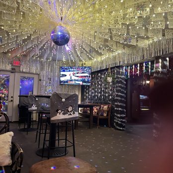 Monkey's Tail - Christmas time - Cocktail Bars Near Me - Houston, Texas
