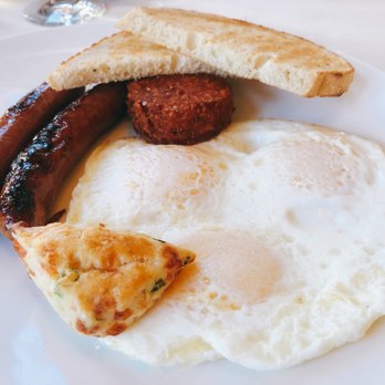 Tableau - Tableau Breakfast: 2 pieces of sourdough bread, chicken apple sausage, eggs - Breakfast & Brunch Near Me - Las Vegas, Nevada