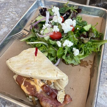 Saturn Grill - Cafes Near Me - Nichols Hills, Oklahoma