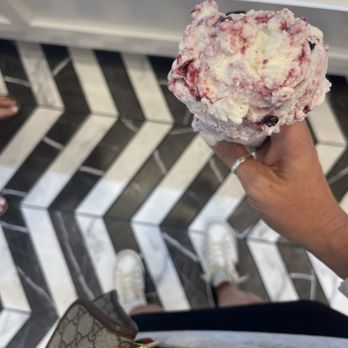Lucciano's - Berries and mascarpone - Gelato Near Me - Orlando, Florida