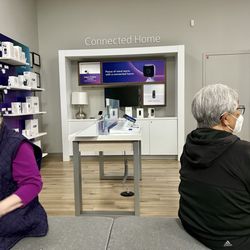 Xfinity Store by Comcast Branded Partner - Seating area