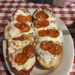 Filippi's Pizza Grotto Chula Vista - Garlic and pepperoni cheese bread