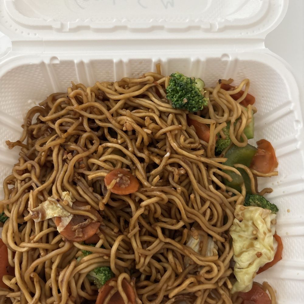 Loving Hut Redlands - Garden Veg Chow Mein - Vegan Near Me - Redlands, California Loving Hut Redlands - Garden Veg Chow Mein - Vegan Near Me - Redlands, California