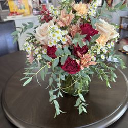 The Flower Boutique - Beautiful floral arrangement