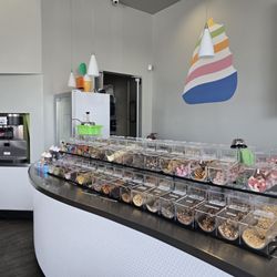 Swirl It Self Serve Froyo - Toppings