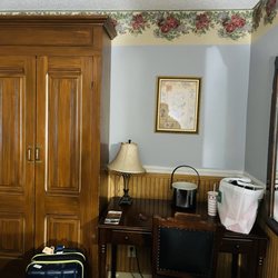 Gunn House Hotel