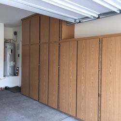 Neil's Garage Cabinets - Love the finish work.