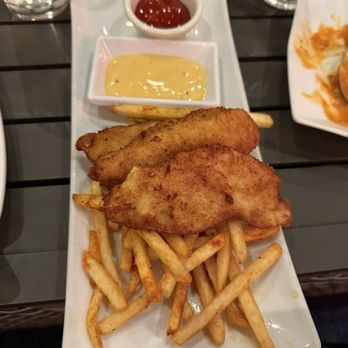 Vino Wine & Tapas Room - Wine Bars Near Me - Tarzana, California