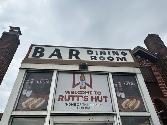 Rutt's Hut by null