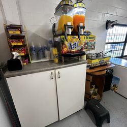 Crossroads Country Store - Slushees and Boiled Peanuts