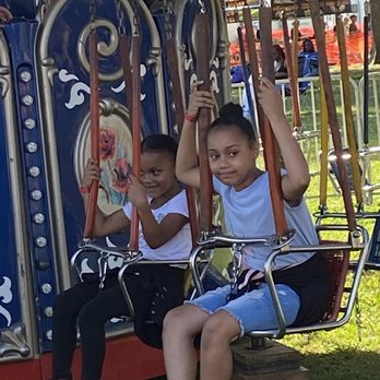 Chesapeake Jubilee - My baby's love the swings! A nice way to catch a breeze too - Amusement Parks Near Me - Chesapeake, Virginia