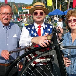 Rose Bowl Flea Market - Dennis rides a classic bike and talks to visitors at the front gate (Mar 9th, 2008).