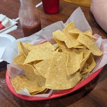 El Indio New Baden Il - Nacho chips and salsa - Mexican Near Me - New Baden, Illinois El Indio New Baden Il - Nacho chips and salsa - Mexican Near Me - New Baden, Illinois