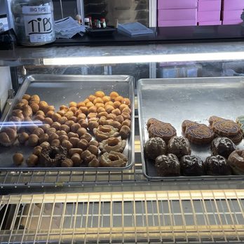 Flakey Cream Do-Nuts & Coffee Shop - Donuts - Donuts Near Me - Healdsburg, California Flakey Cream Do-Nuts & Coffee Shop - Donuts - Donuts Near Me - Healdsburg, California