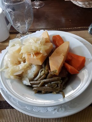 La Roche à Veillon resto/théâtre by null