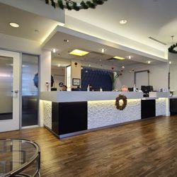 Bella Vita Dental Hillcrest - Reception counter and waiting area